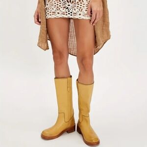 NEW! Women’s Tall Campus Banana Boots Sz 6